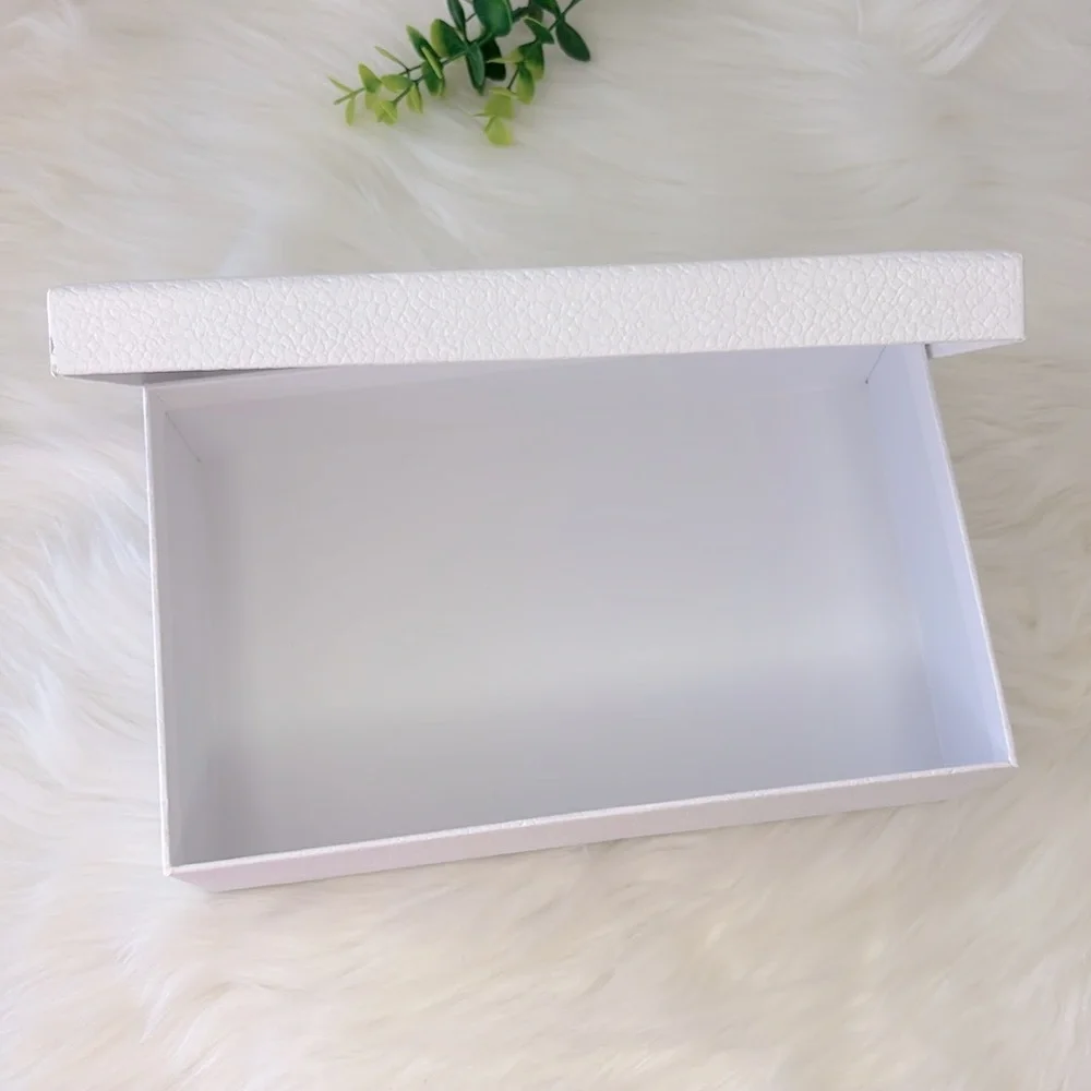 Dior Textured White Box with Gold‎ Logo